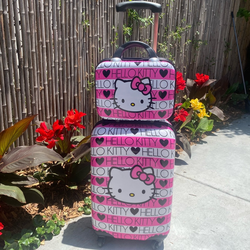 Hello Kitty “Black Heart” Suitcase Set